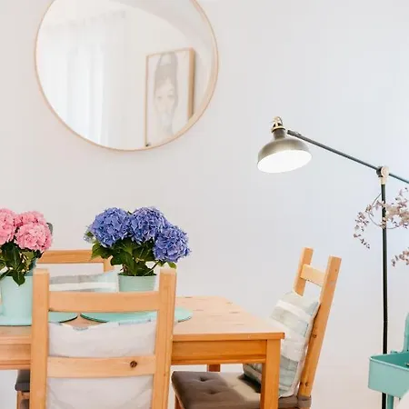 One Bedroom Nomad Dreams N2