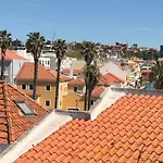 Апартаменты Spacious In The Heart Of Historic Center Кашкайш