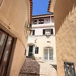 Spacious In The Heart Of Historic Center * Кашкайш