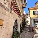 Апартаменты Spacious In The Heart Of Historic Center
