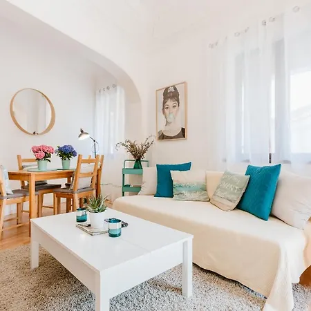 One Bedroom Nomad Dreams N2 *