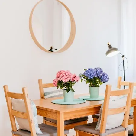 One Bedroom Nomad Dreams N2