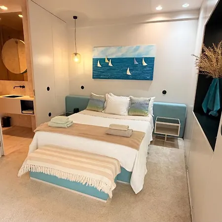 Spacious In The Heart Of Historic Center Cascais