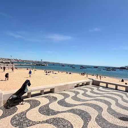 Spacious In The Heart Of Historic Center Appartement Cascais